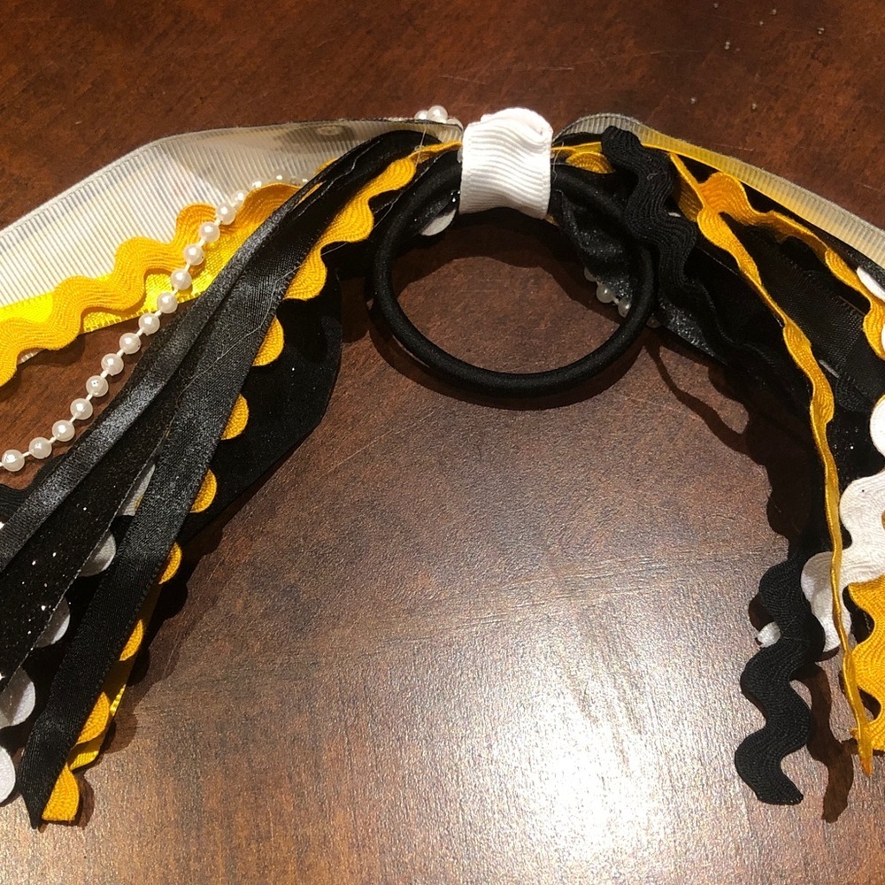 Pittsburgh Steelers Handcrafted Black and Yellow Hair Tie Bow with Ribbons NEW - Picture 5 of 6